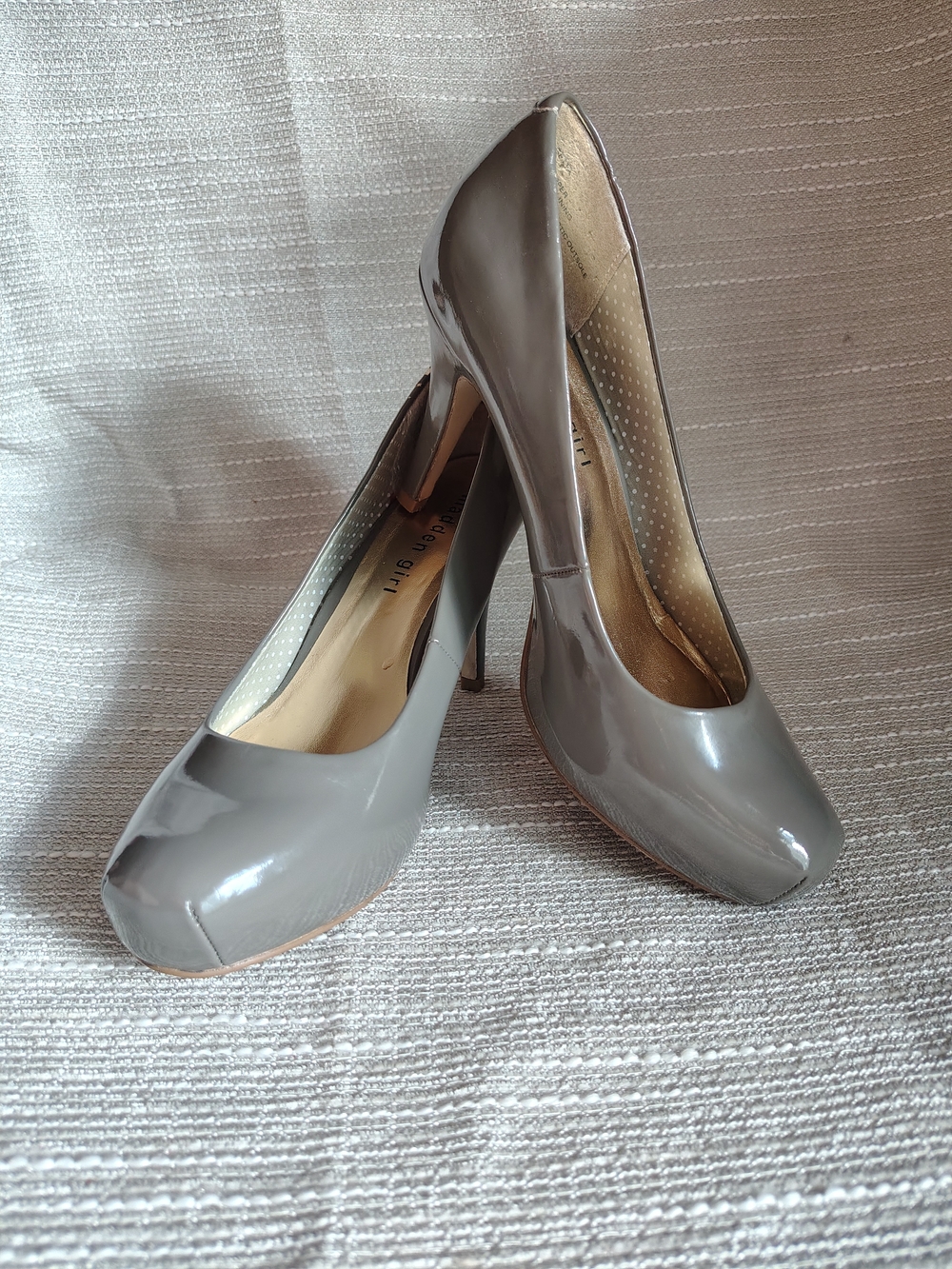 Madden Girl Getta Gray Patent Platform Pumps Size 7 Office